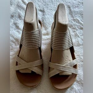 Sketchers Luxe Foam Wedges